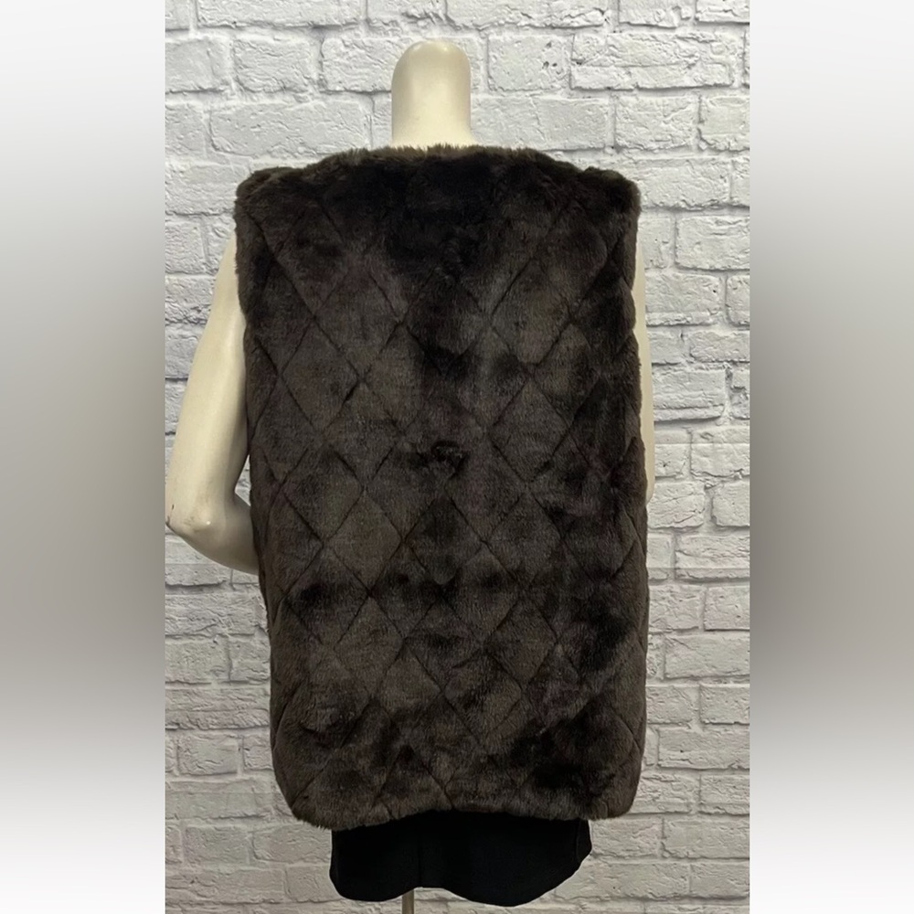 TALBOTS LUXURIOUS BROWN FAUX FUR VEST SIZE X (12W) - Picture 4 of 5